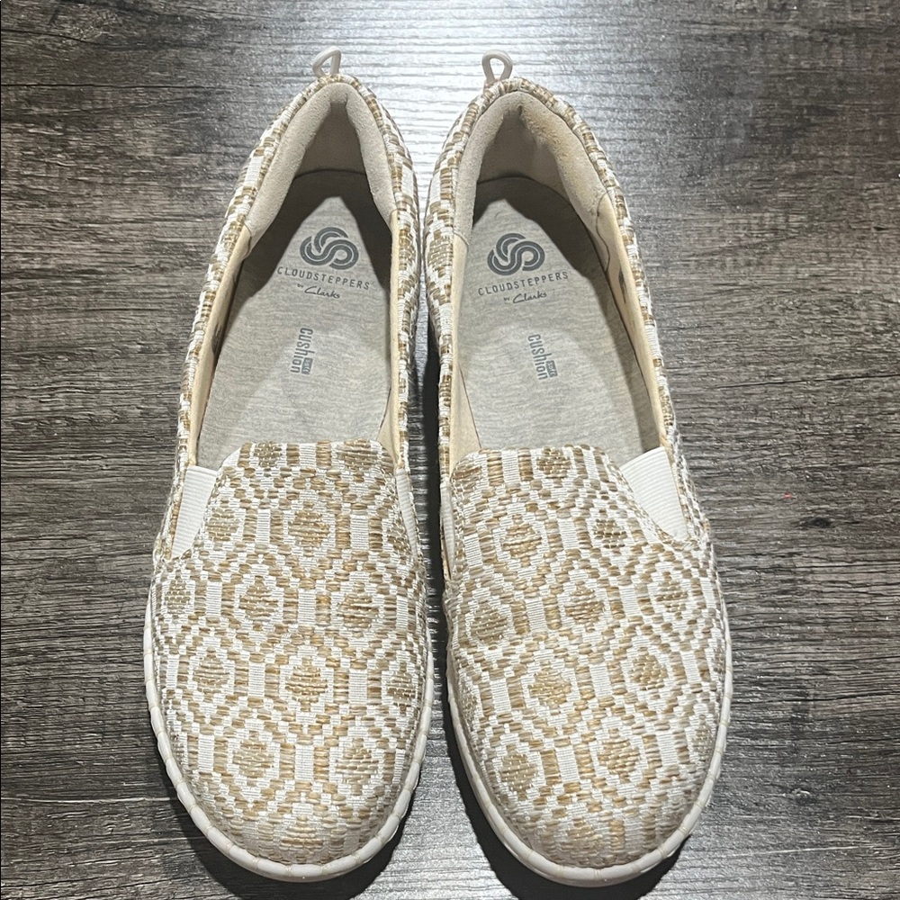 Cloudsteppers By Clarks Women's Patterned Flats -… - image 1